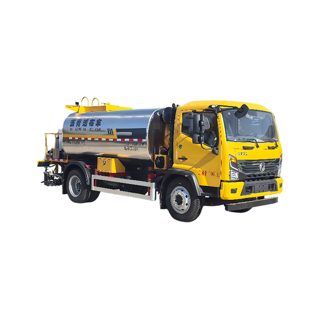 Asphalt Distributor Truck